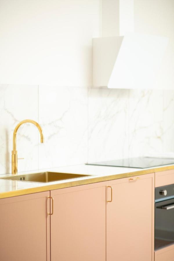 Modern 3Br Duplex Apartment In Nyhavn W Private Balcony โคเปนเฮเกน ภายนอก รูปภาพ